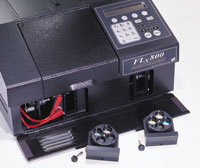 The FLx800's convenient front panel access makes changing filters and lamps and probe positioning quick and easy.